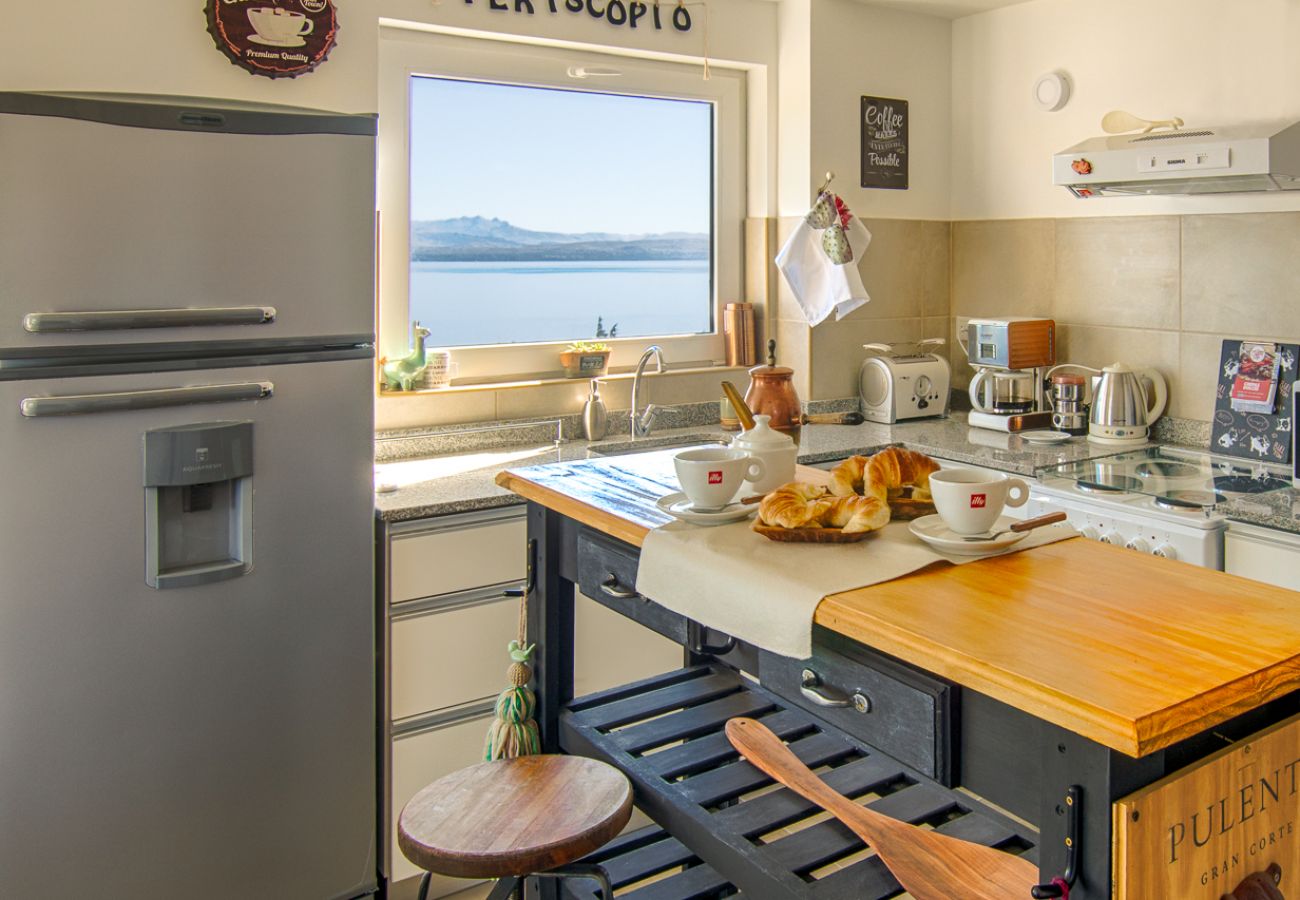 Apartamento en San Carlos de Bariloche - Periscopio con una imponente vista al lago