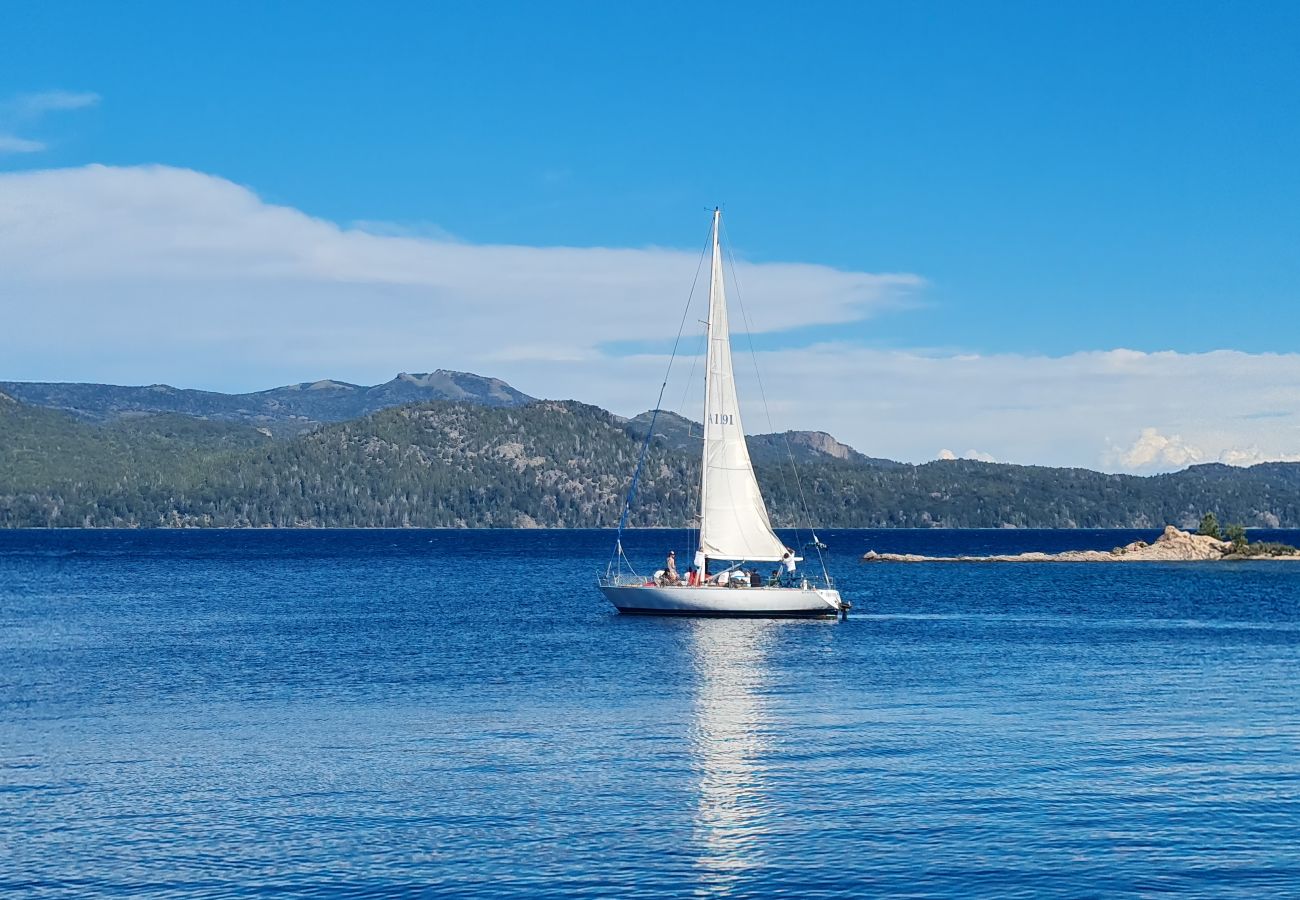 Apartamento en San Carlos de Bariloche - Periscopio con una imponente vista al lago