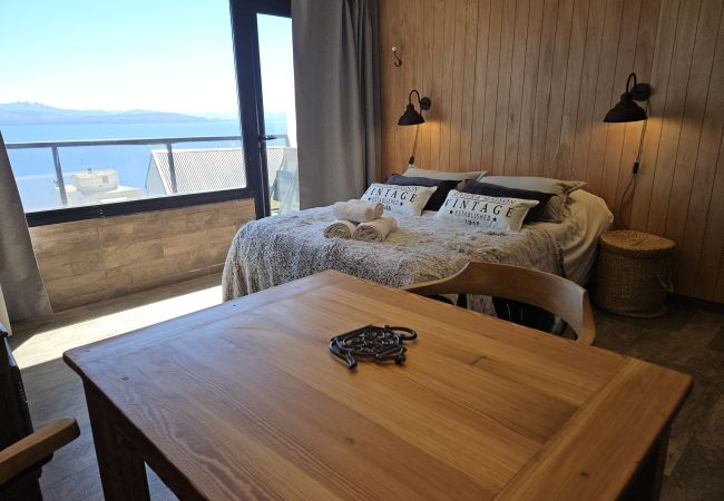 Estudio en San Carlos de Bariloche - El Suizo II departamento con vista al lago y Terra Estudio en San Carlos de Bariloche - El Suizo II departamento con vista al lago y Terra