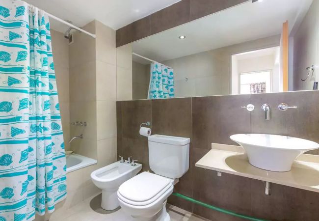 Apartamento en San Carlos de Bariloche - Perfecto para 5, Centrico y con estacionamiento Apartamento en San Carlos de Bariloche - Perfecto para 5, Centrico y con estacionamiento