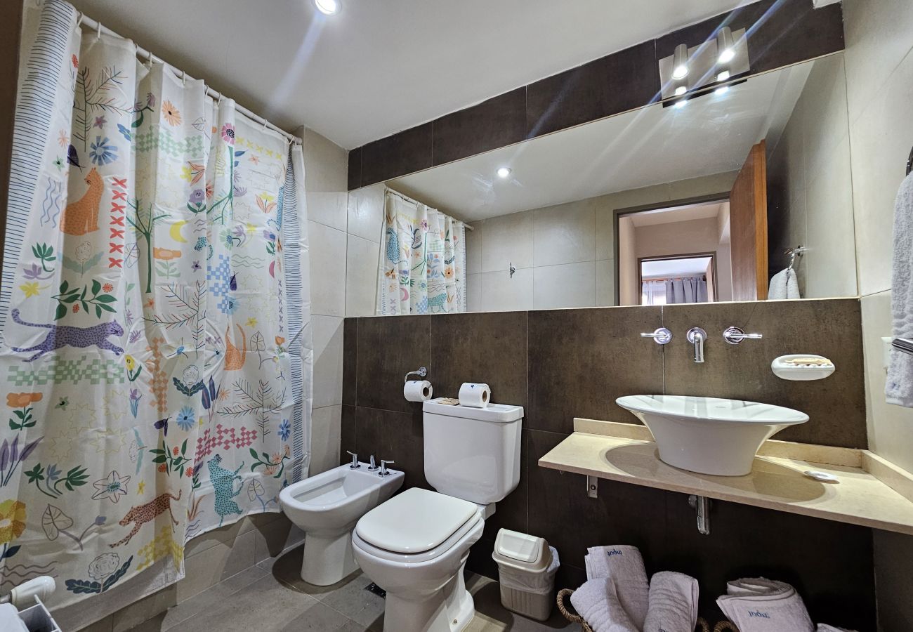 Apartamento en San Carlos de Bariloche - Perfecto para 5, Centrico y con estacionamiento