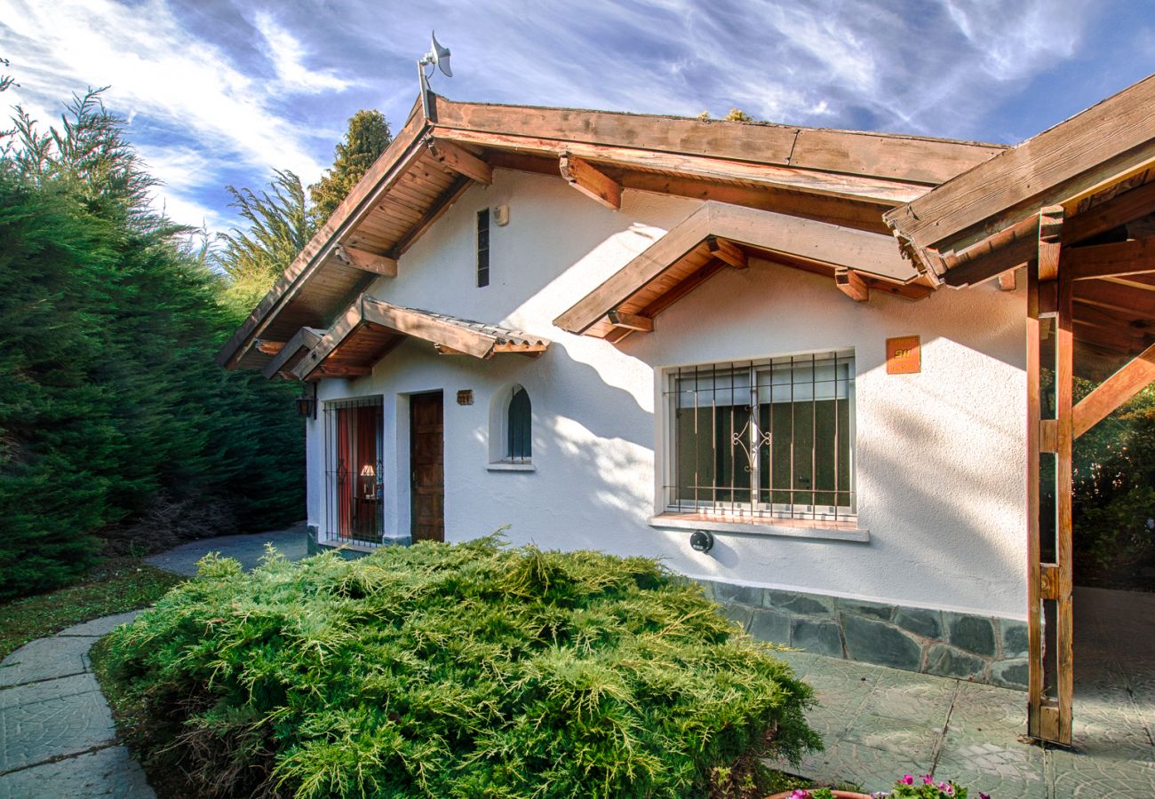 Casa en San Carlos de Bariloche - Casa Los Cerezos con estacionamiento