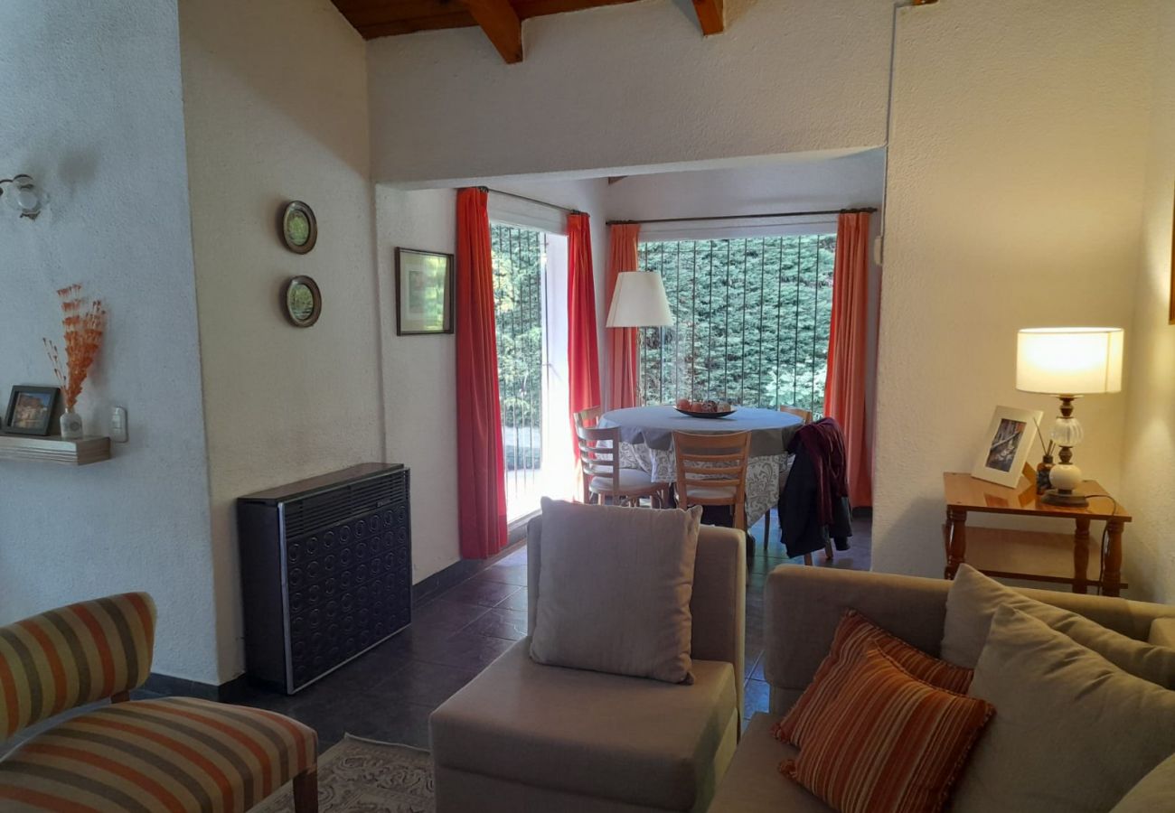Casa en San Carlos de Bariloche - Casa Los Cerezos con estacionamiento