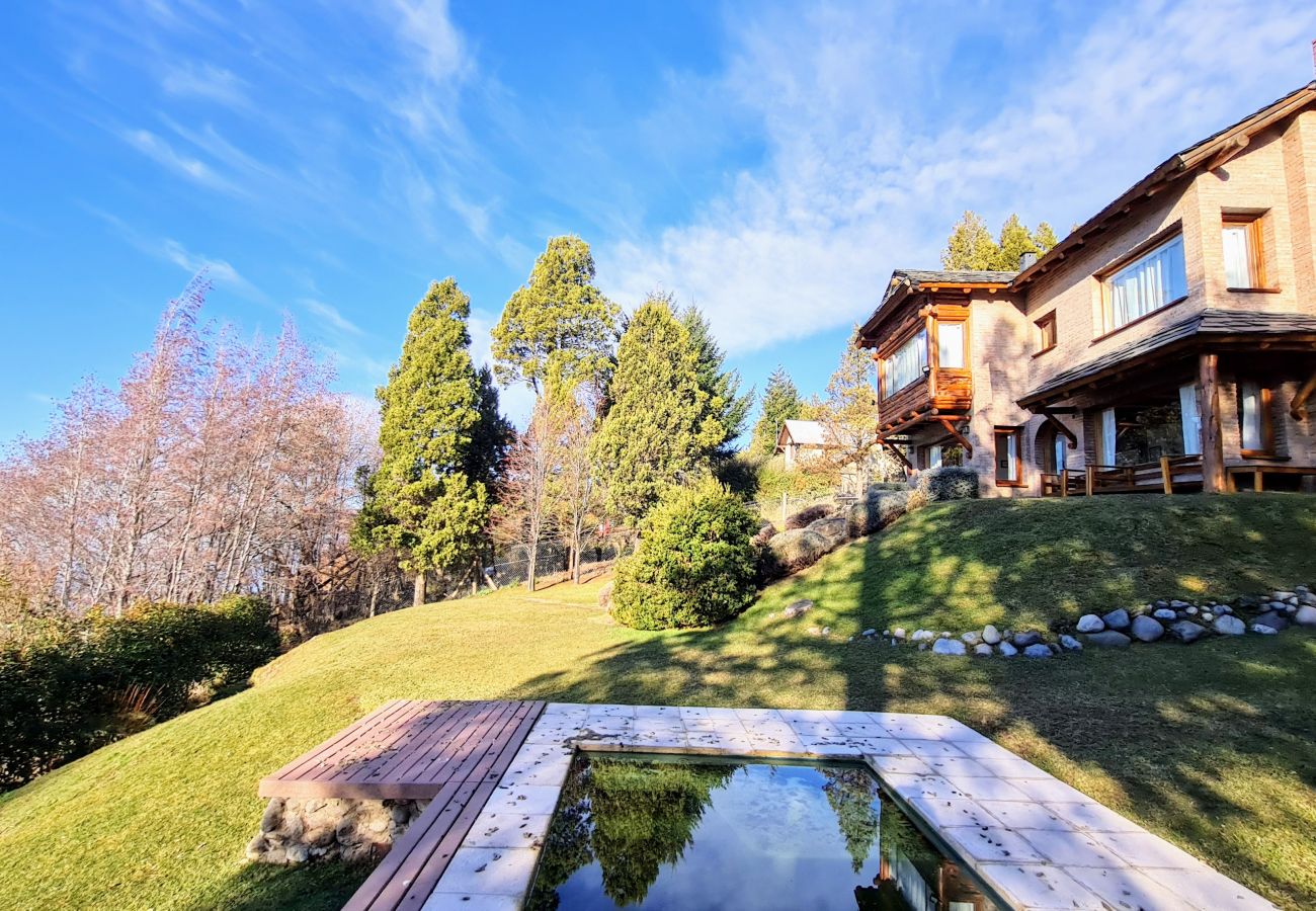Casa en San Carlos de Bariloche - Casa con costa de lago y Piscina