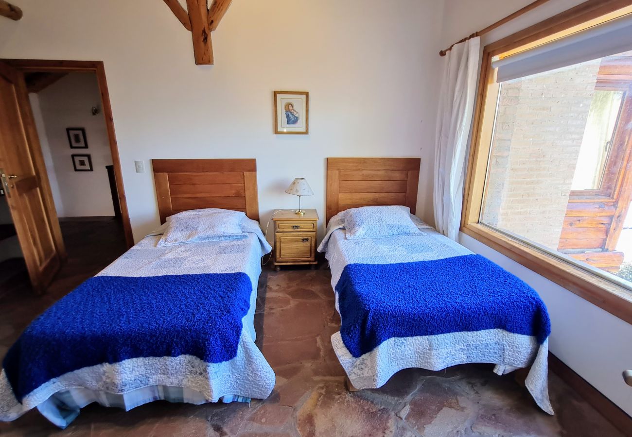 Casa en San Carlos de Bariloche - Casa con costa de lago y Piscina