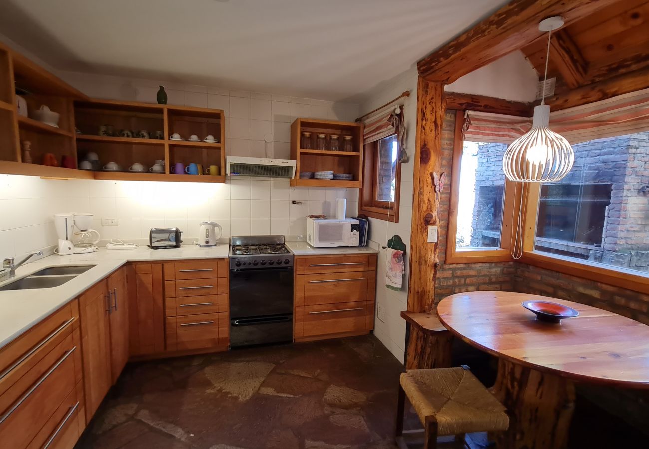 Casa en San Carlos de Bariloche - Casa con costa de lago y Piscina