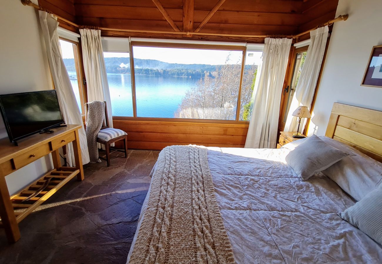 Casa en San Carlos de Bariloche - Casa con costa de lago y Piscina