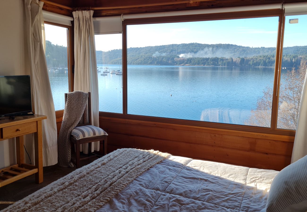 Casa en San Carlos de Bariloche - Casa con costa de lago y Piscina