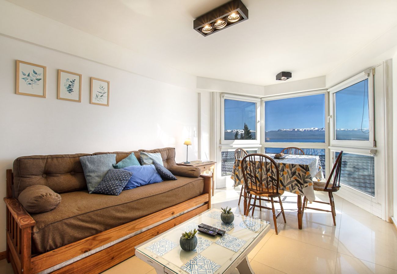 Apartamento en San Carlos de Bariloche - Apart Nahuel Huapi con vista al lago y estac.