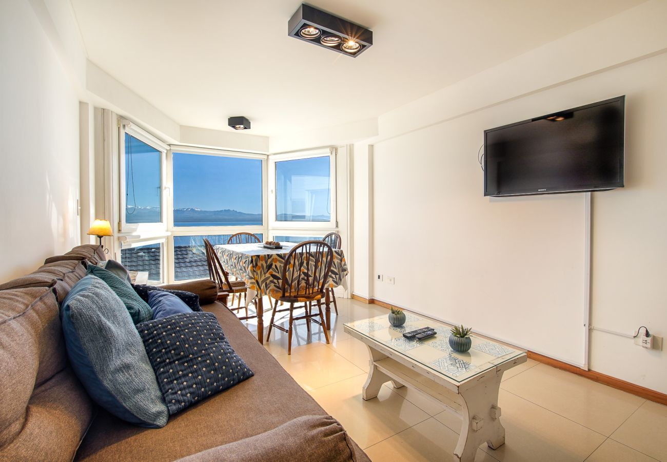 Apartamento en San Carlos de Bariloche - Apart Nahuel Huapi con vista al lago y estac.