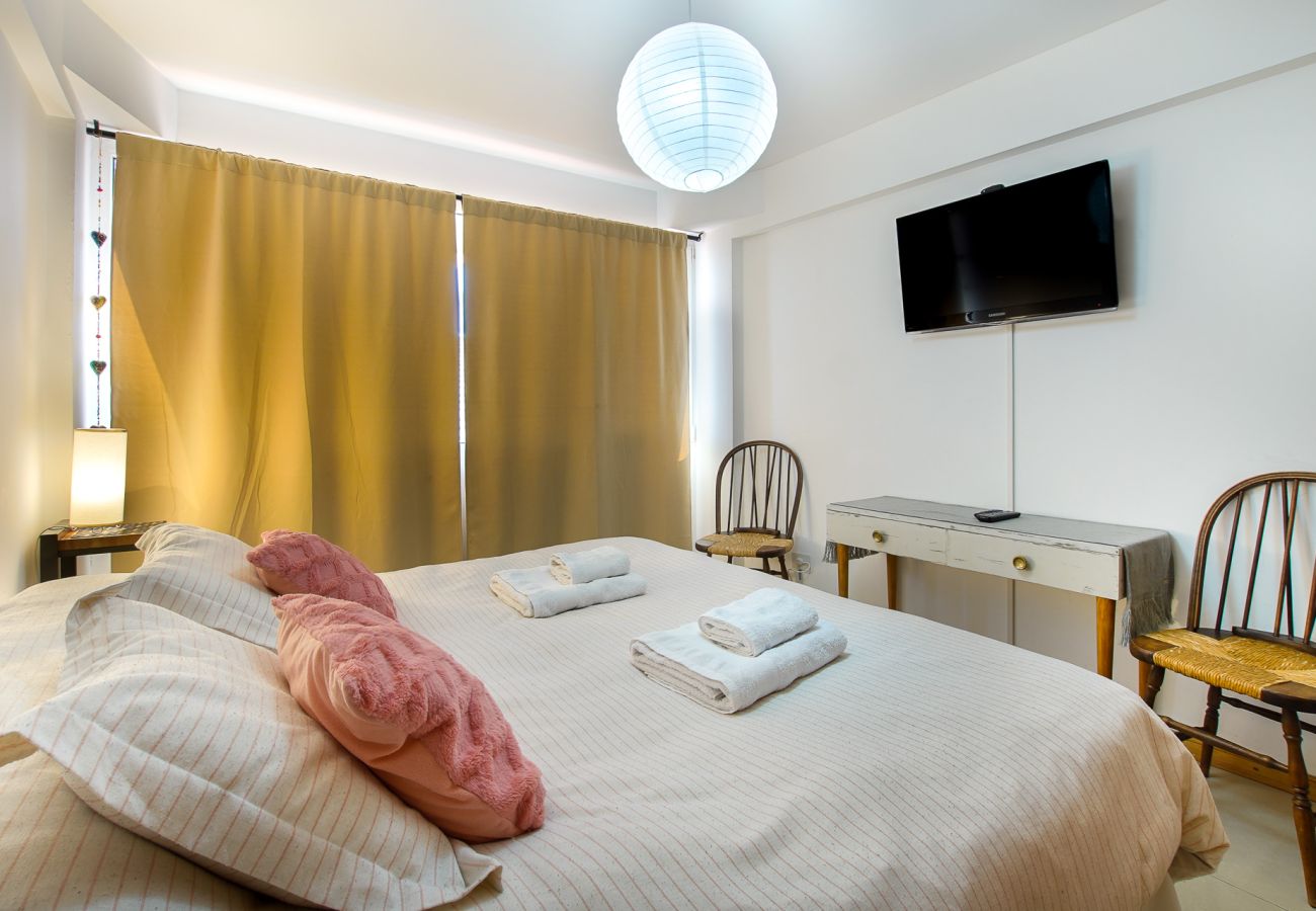 Apartamento en San Carlos de Bariloche - Apart Nahuel Huapi con vista al lago y estac.