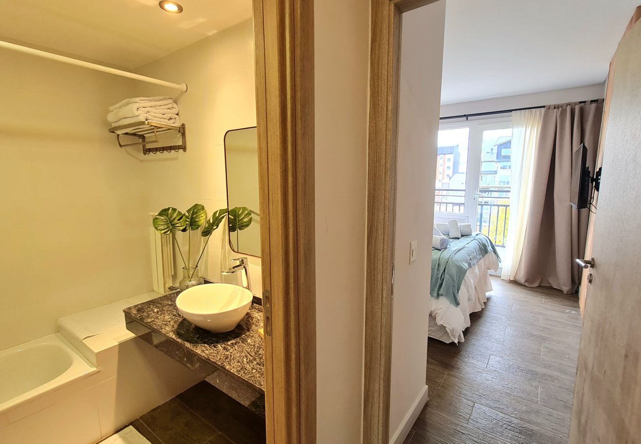 Apartamento en San Carlos de Bariloche - MUTISIA, departamento con terraza y vista al lago