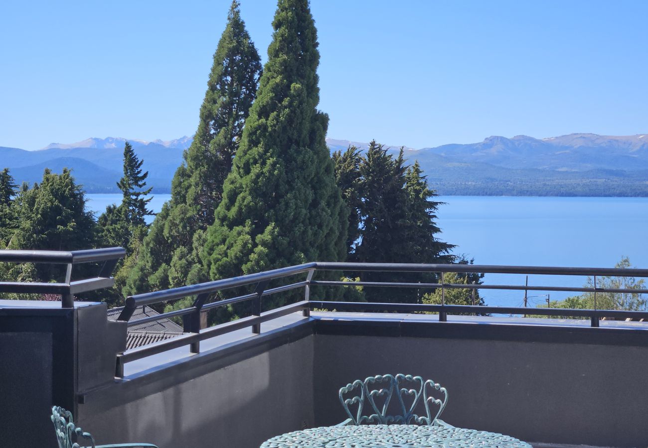 Apartamento en San Carlos de Bariloche - MUTISIA, departamento con terraza y vista al lago