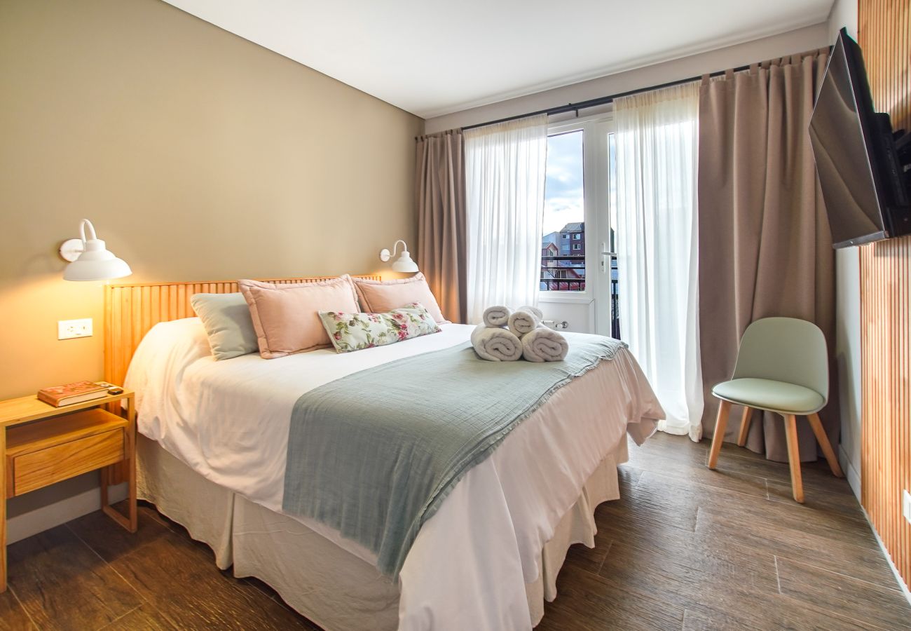 Apartamento en San Carlos de Bariloche - MUTISIA, departamento con terraza y vista al lago