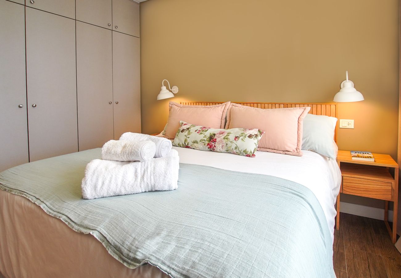 Apartamento en San Carlos de Bariloche - MUTISIA, departamento con terraza y vista al lago