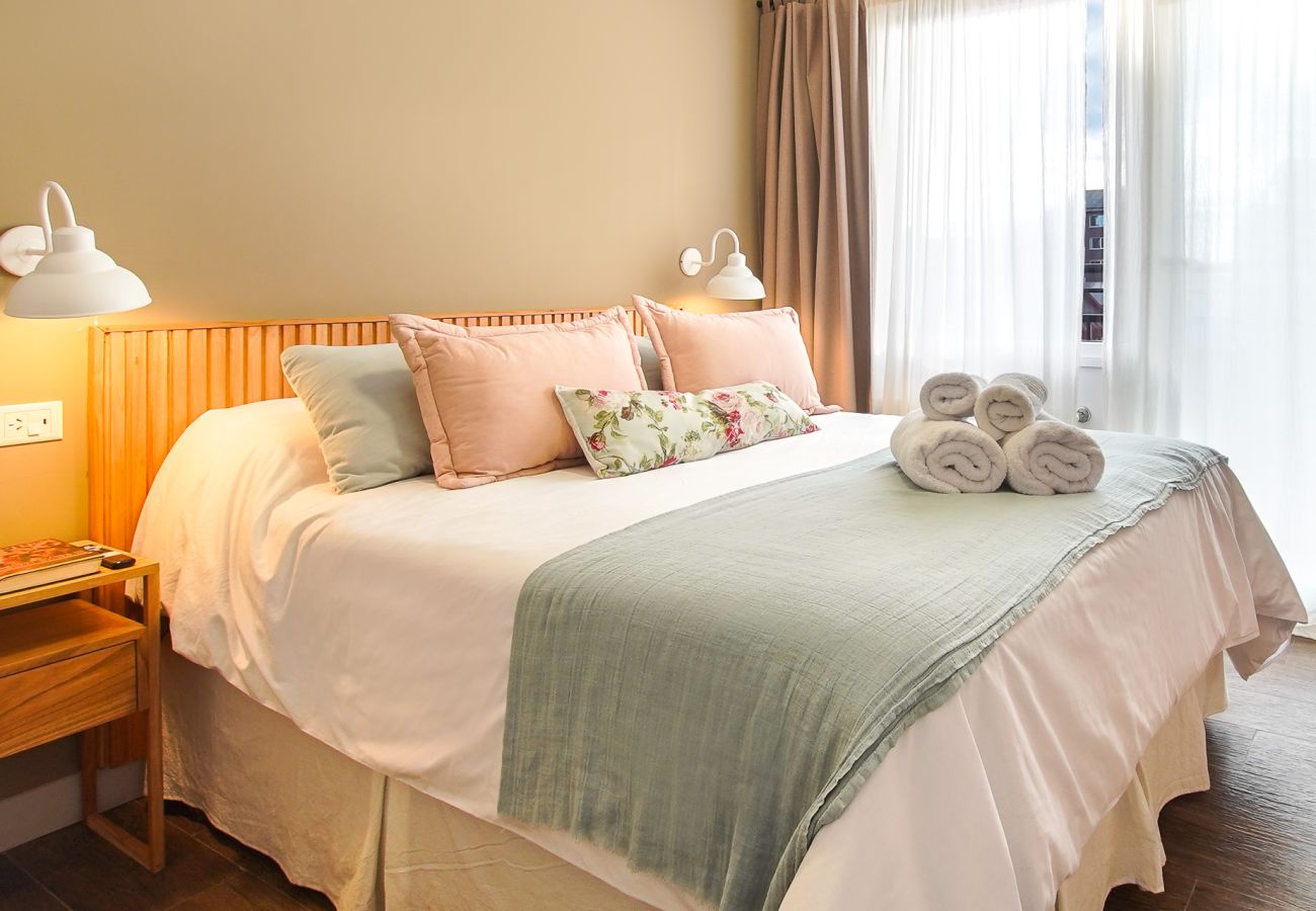 Apartamento en San Carlos de Bariloche - MUTISIA, departamento con terraza y vista al lago