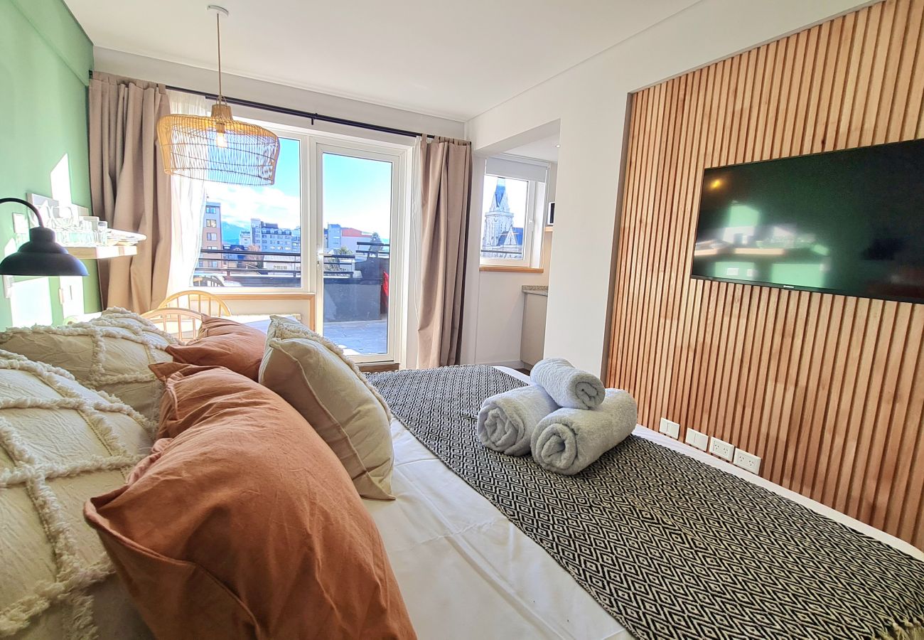 Estudio en San Carlos de Bariloche - LLANTEN departamento con vista al Lago y estaciona