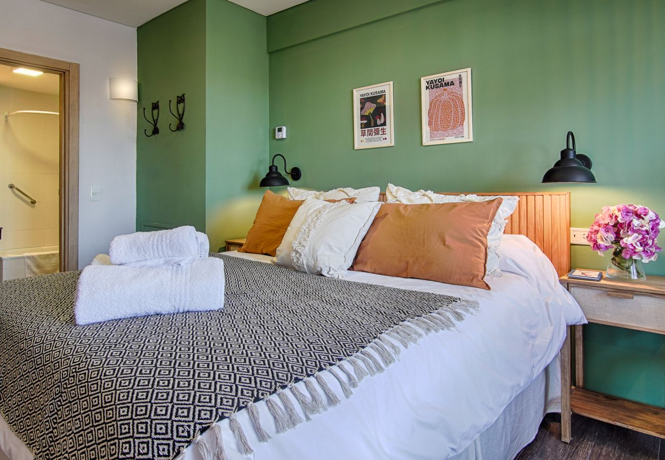 Estudio en San Carlos de Bariloche - LLANTEN departamento con vista al Lago y estaciona