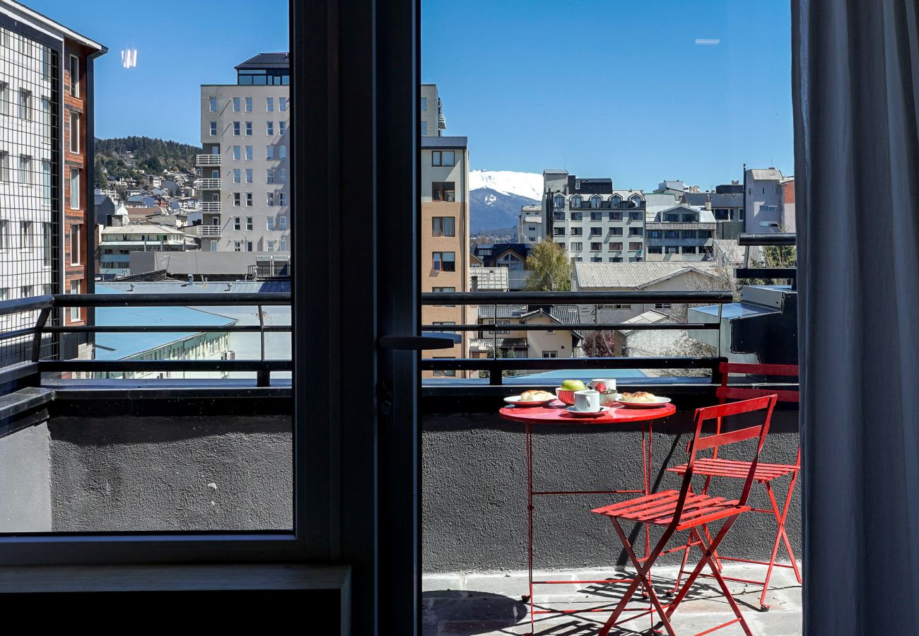 Estudio en San Carlos de Bariloche - LLANTEN departamento con vista al Lago y estaciona