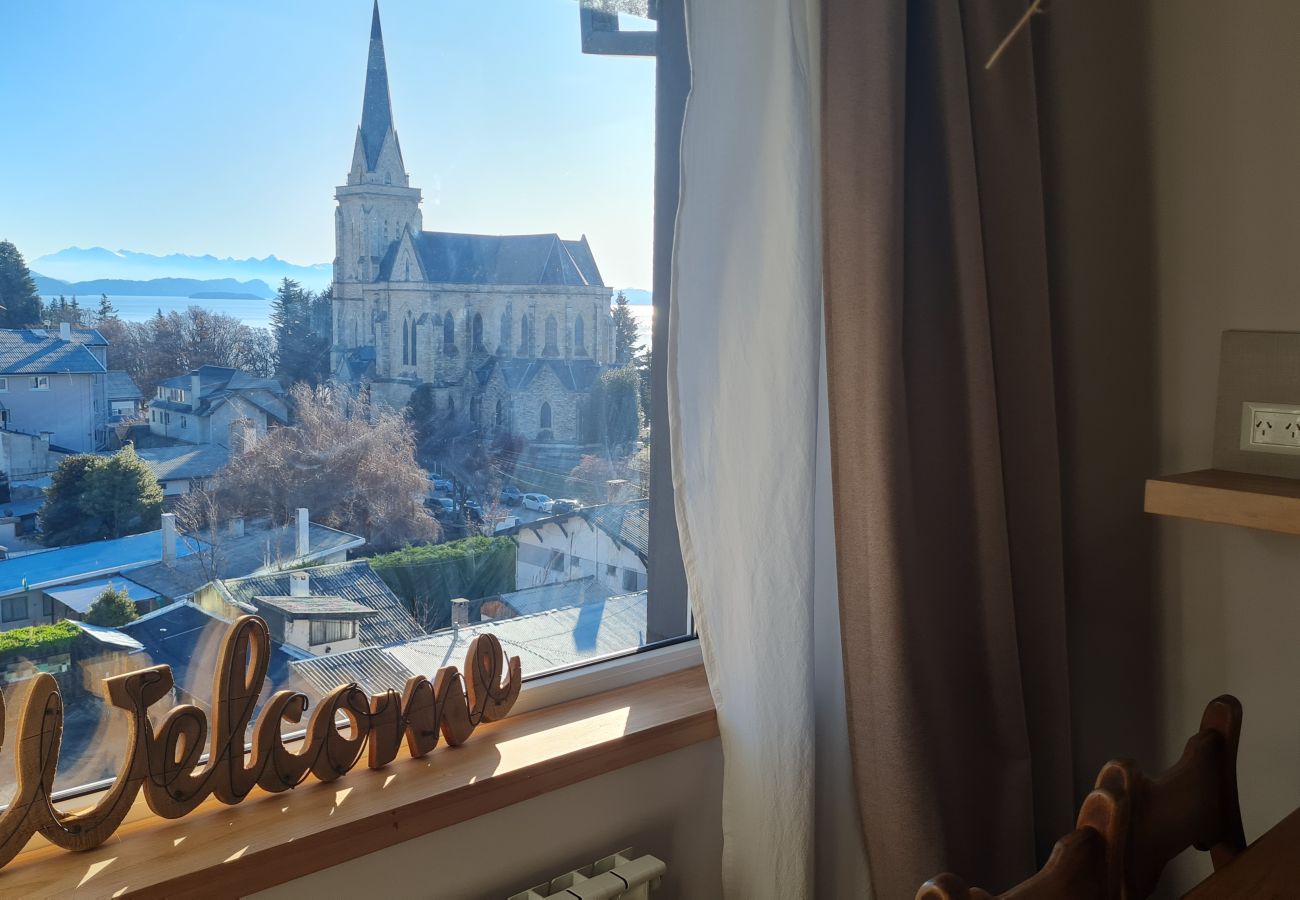 Apartamento en San Carlos de Bariloche - MONTAÑA departamento con vista al lago