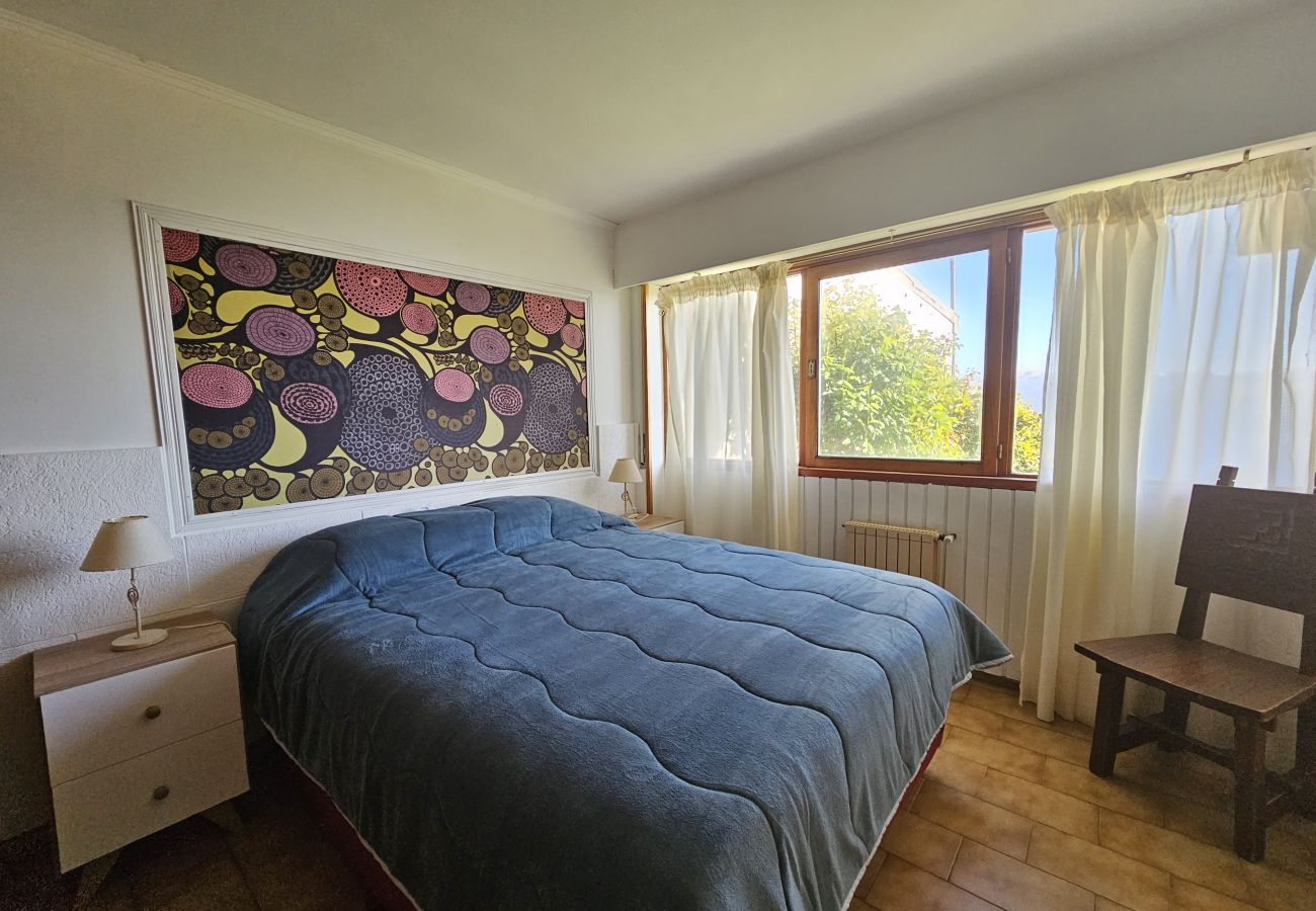 Casa en San Carlos de Bariloche - Naguia con espectacular vista al lago y parrilla