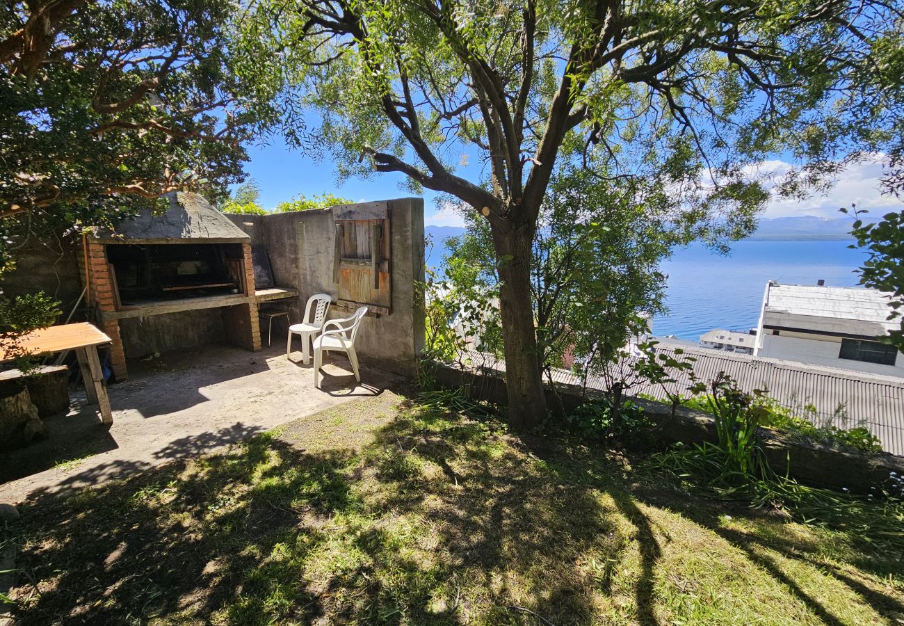 Casa en San Carlos de Bariloche - Naguia con espectacular vista al lago y parrilla