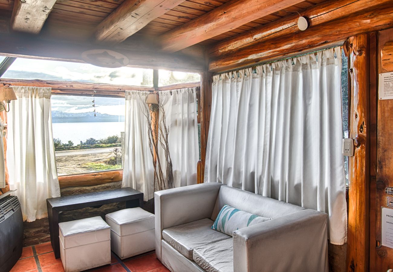 Casa en San Carlos de Bariloche - AYEN QUEN cabañas con vista al lago 1