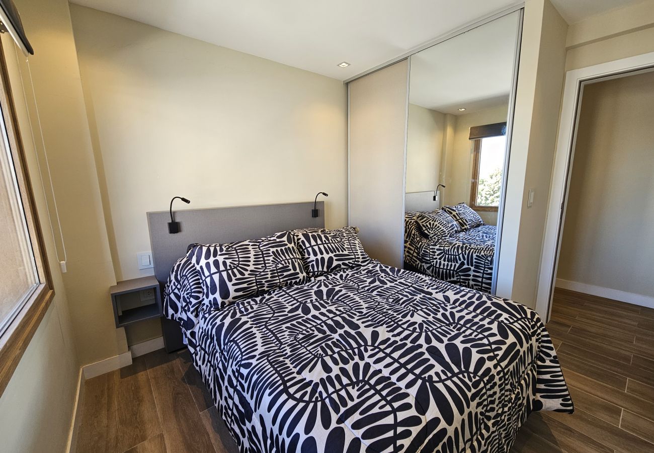 Apartamento en San Carlos de Bariloche - CUATRO SOLES en pleno centro con estacionamiento