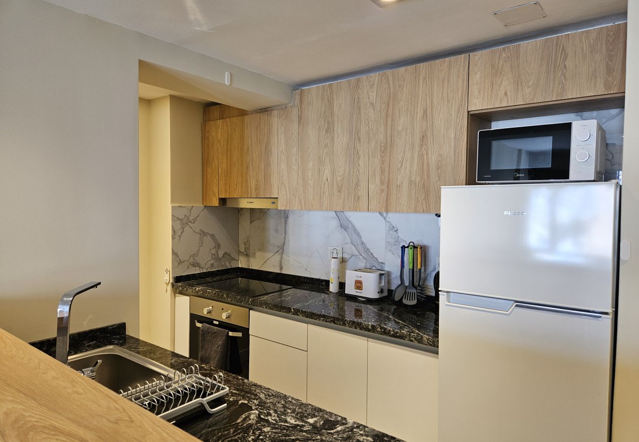 Apartamento en San Carlos de Bariloche - CUATRO SOLES en pleno centro con estacionamiento