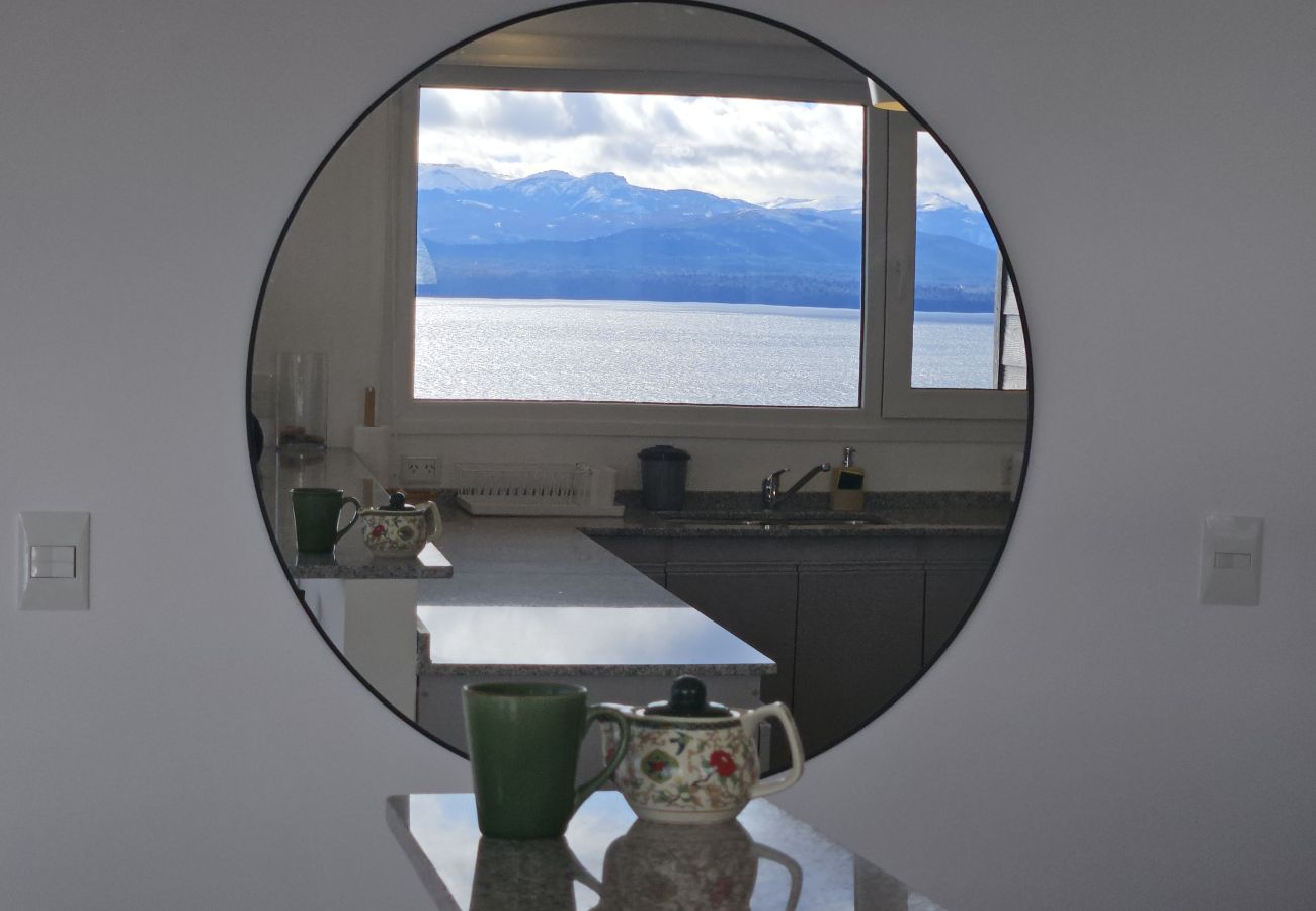 Apartamento en San Carlos de Bariloche - Veo Veo Bariloche con vista al lago Nahuel Huapi