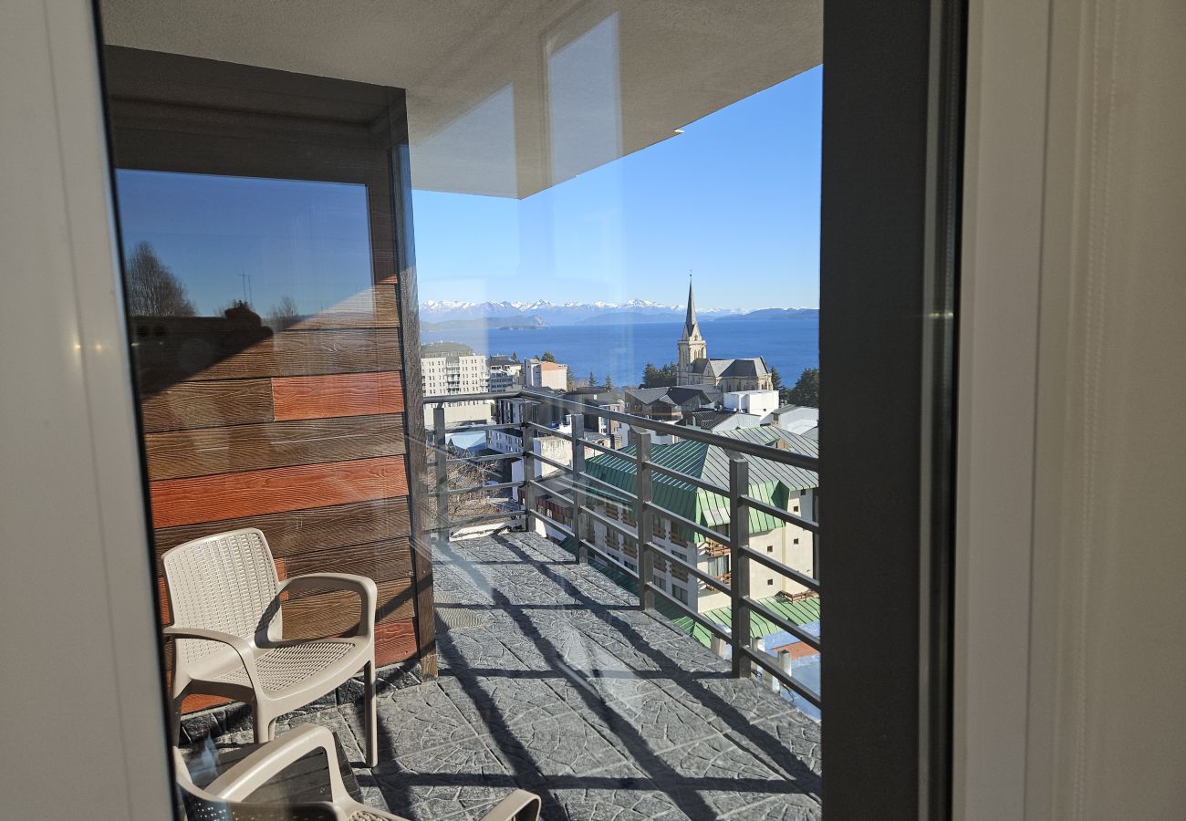 Apartamento en San Carlos de Bariloche - Veo Veo Bariloche con vista al lago Nahuel Huapi