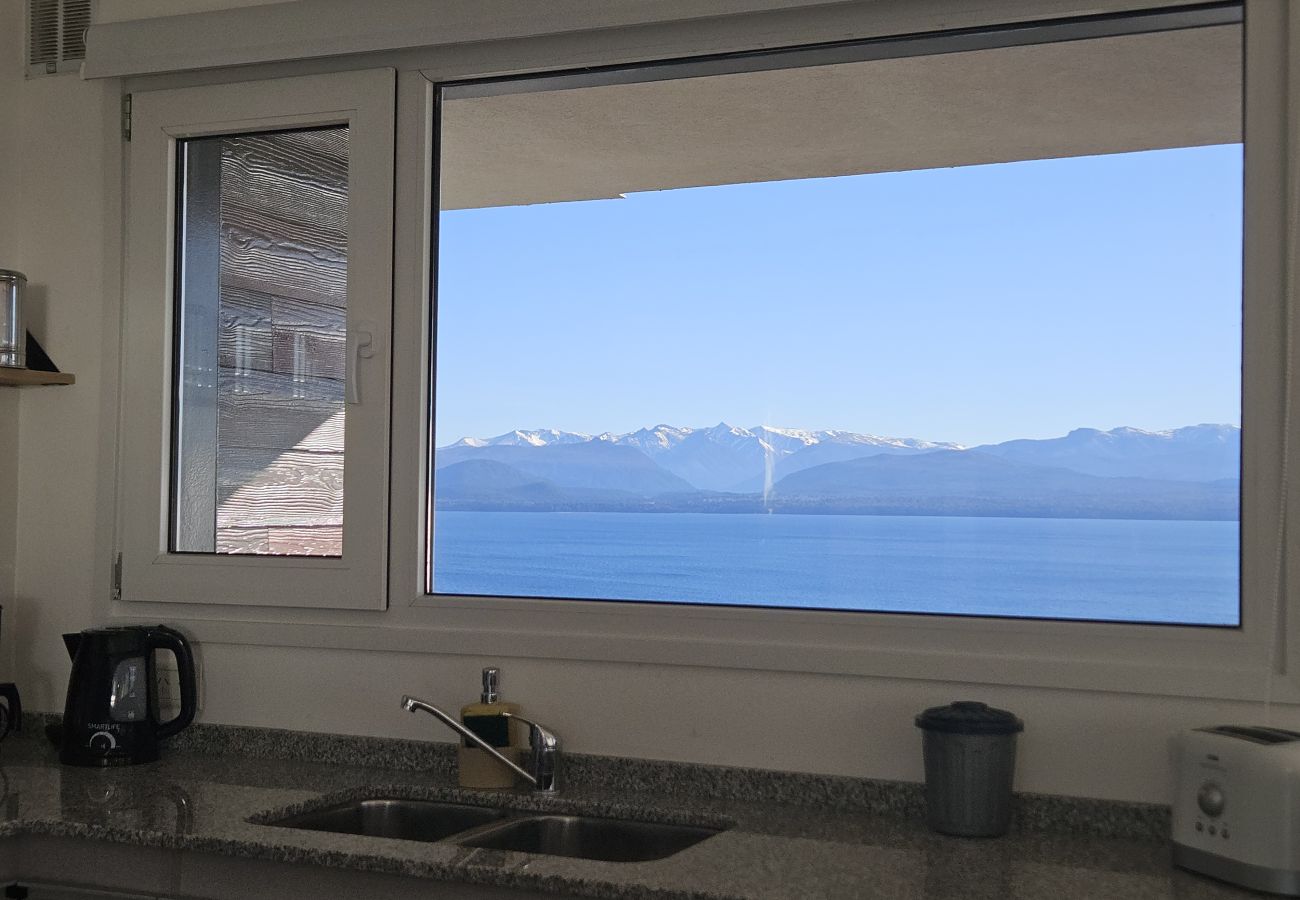 Apartamento en San Carlos de Bariloche - Veo Veo Bariloche con vista al lago Nahuel Huapi