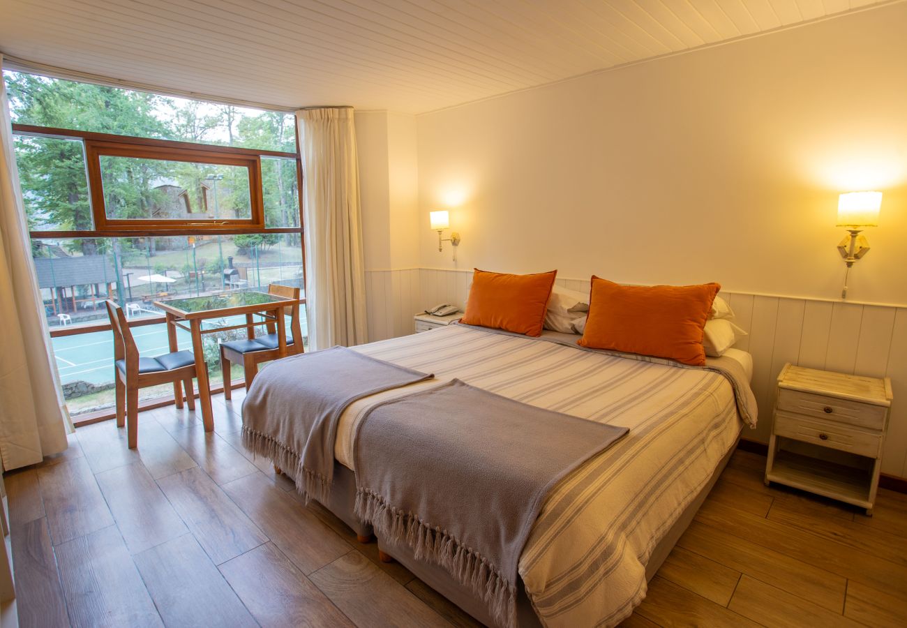 Cabaña en San Martin de los Andes - Paihuen - Apart 1 Dormitorio con vista al Bosque