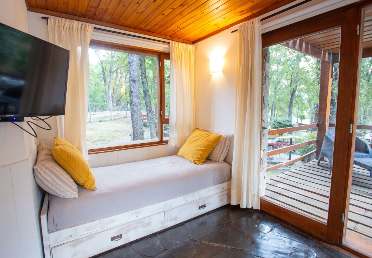 Cabaña en San Martin de los Andes - Paihuen - Apart 1 Dormitorio con vista al Bosque